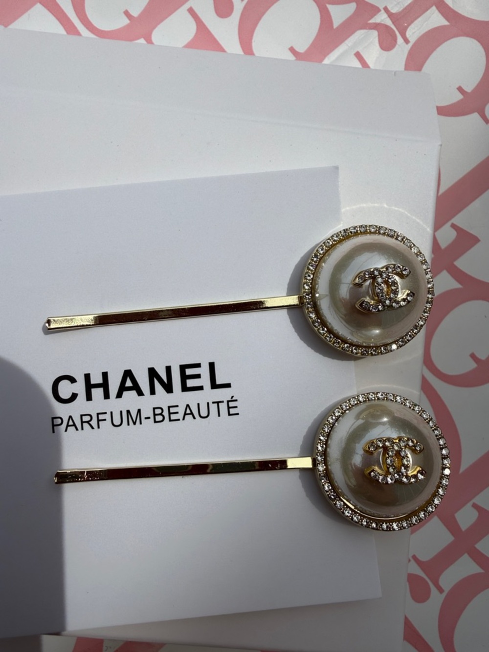 Chanel Hair pins GWP Gold Metal, Faux Pearl & Rhinestone Hair Pins NIB AMAZING🌸 - Picture 4 of 4